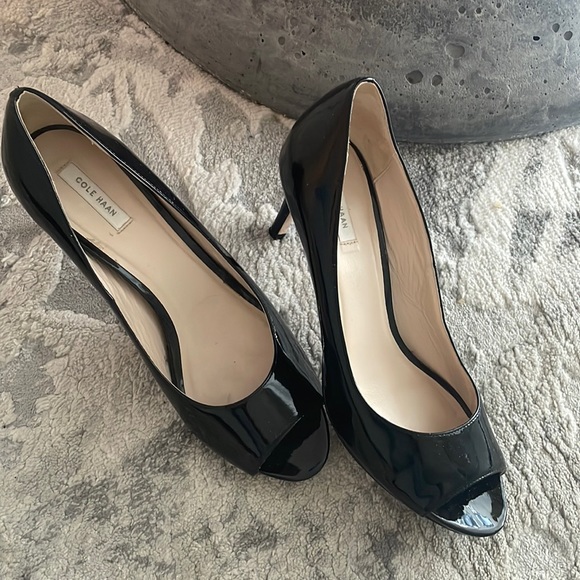 Black Patent Pumps. Peep toe. - Picture 2 of 8